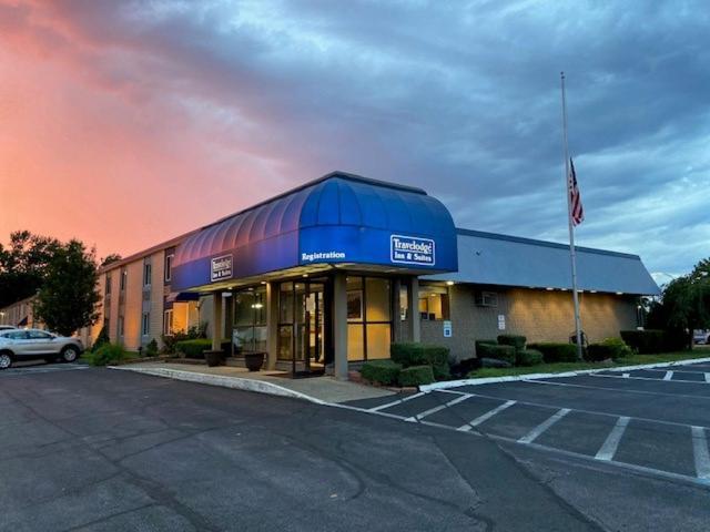 Travelodge Inn & Suites By Wyndham Albany Exterior foto