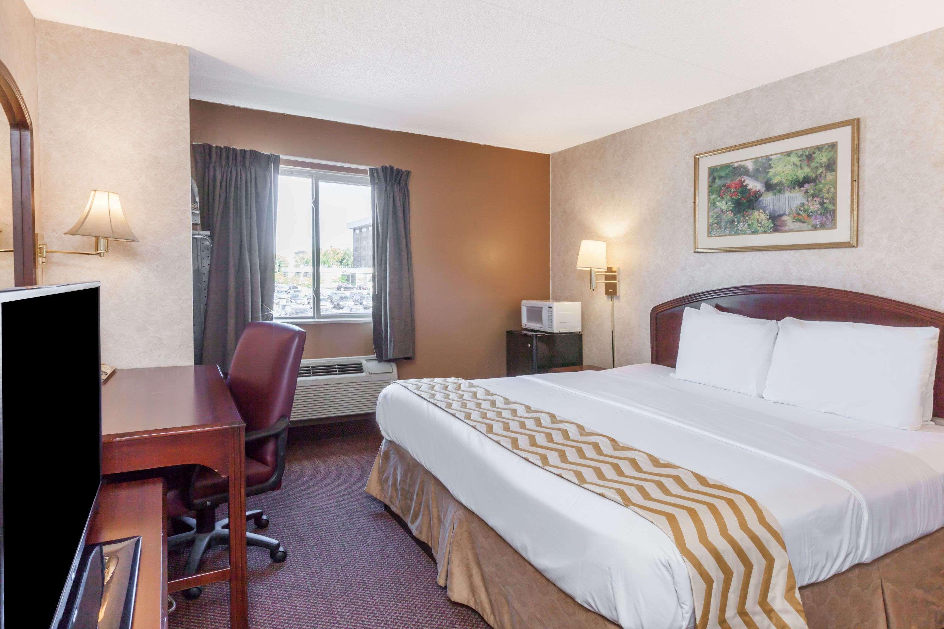 Travelodge Inn & Suites By Wyndham Albany Exterior foto